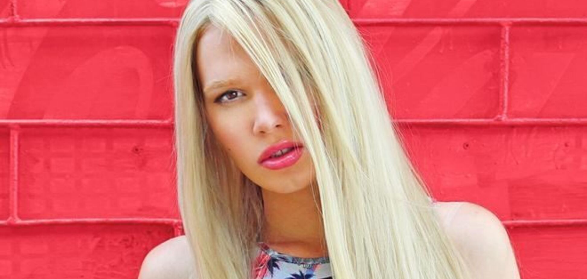 Борис Апрель превратился в Барби