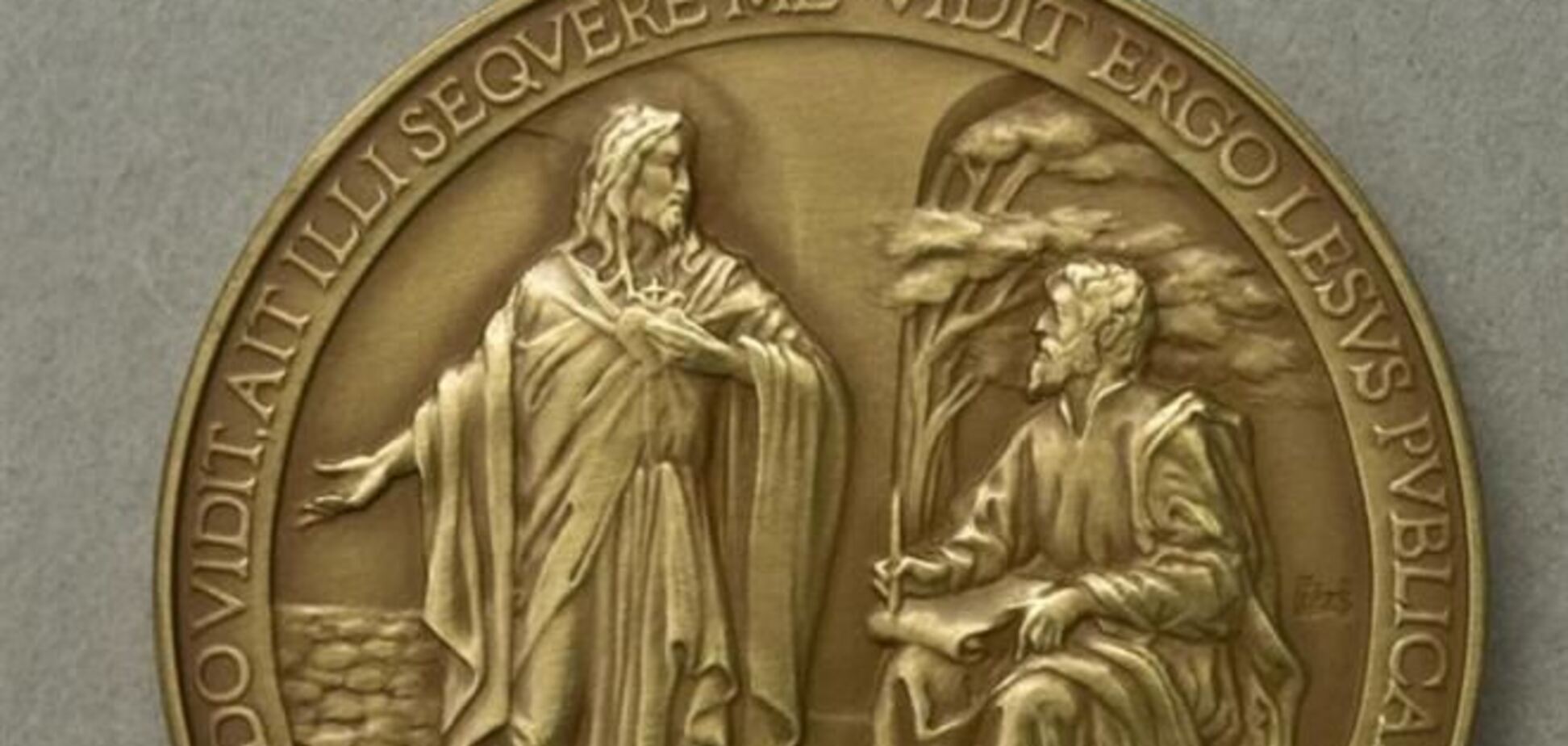 Ватикан опечатался в імені Ісуса на ювілейних монетах
