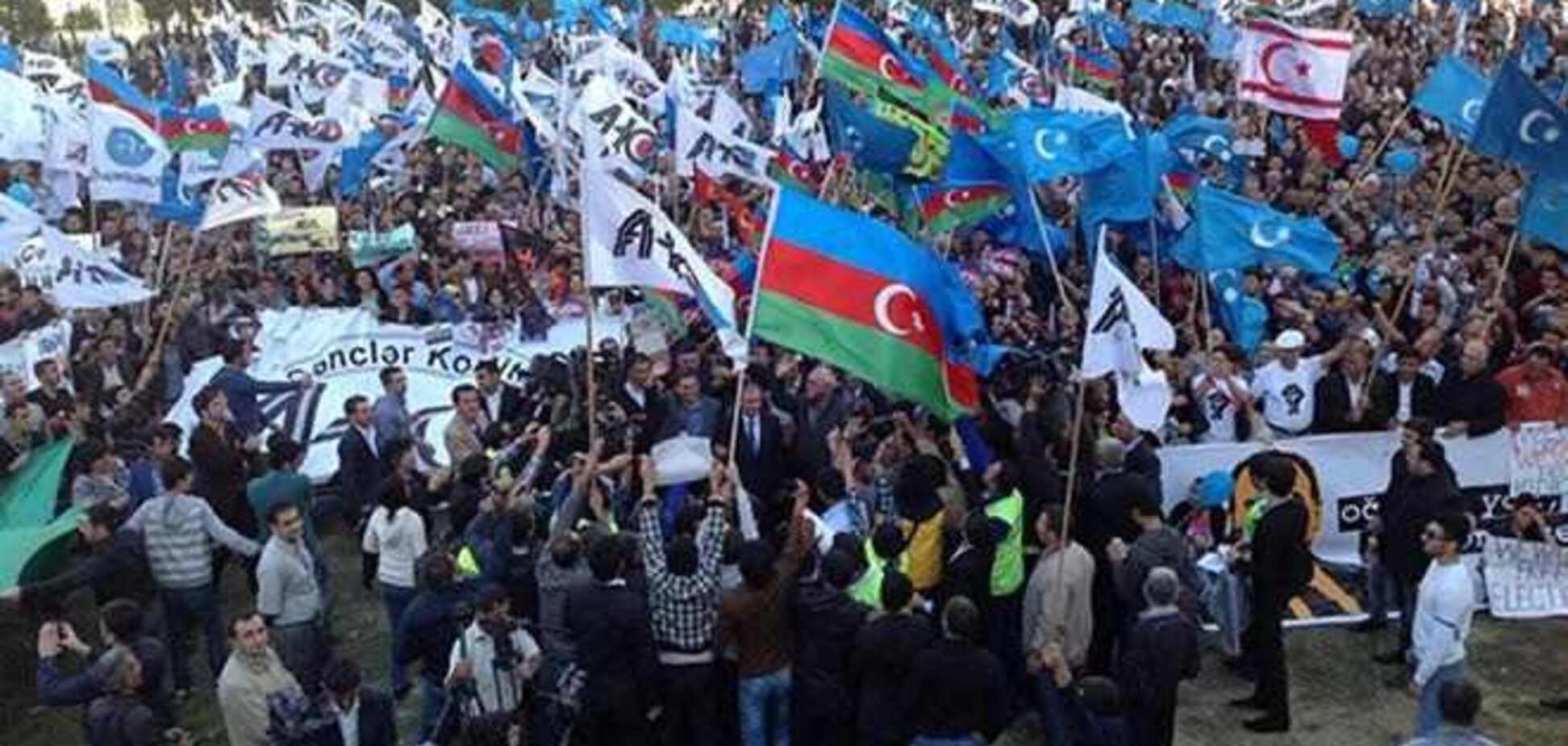 Оппозиция Азербайджана требует отмены результатов президентских выборов