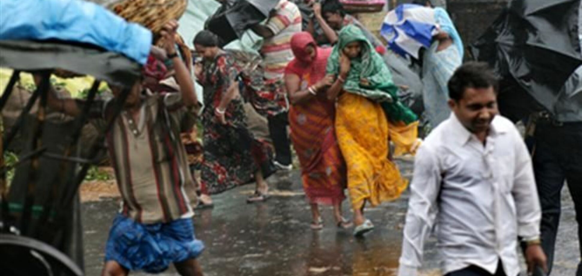 В Индии идет массовая эвакуация из-за угрозы циклона