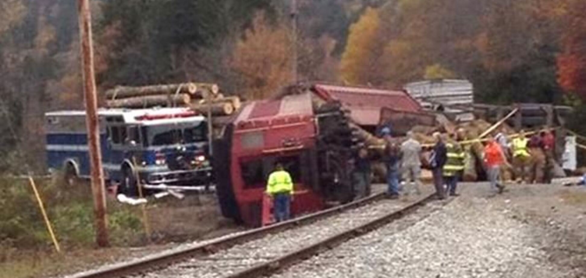 У США потяг зіткнувся з вантажівкою: одна людина загинула, 66 постраждали