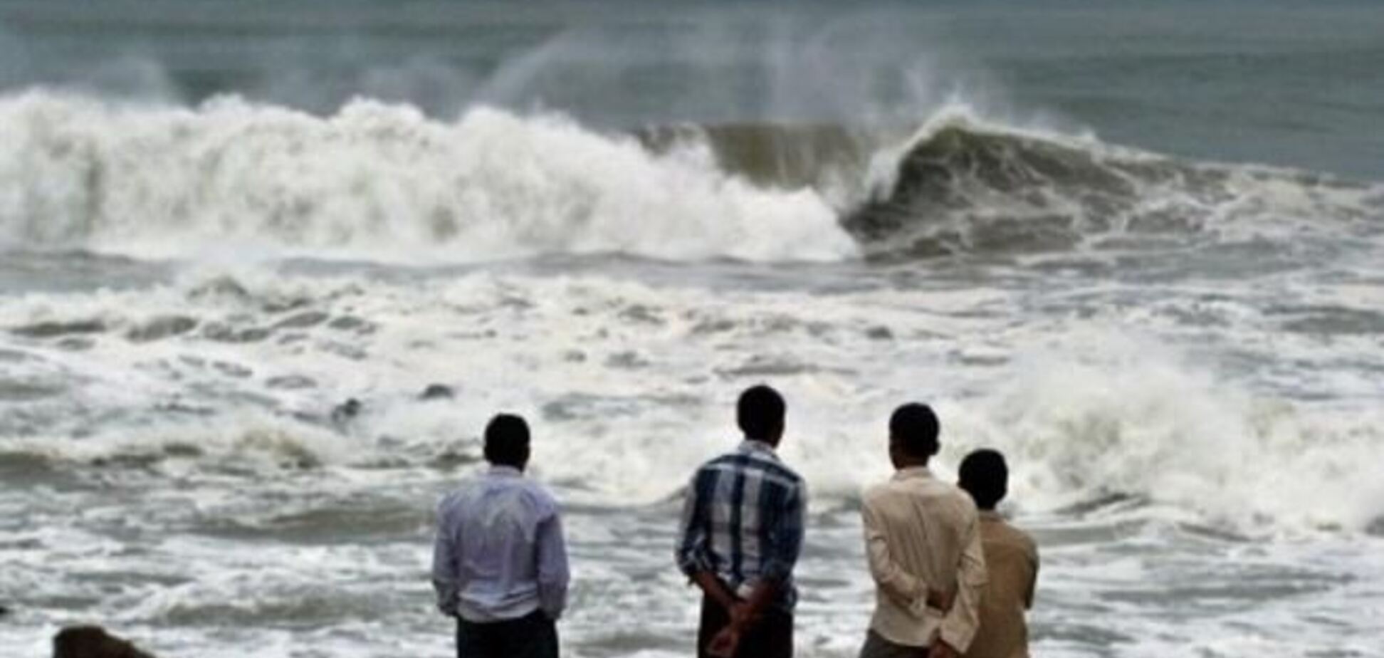Першими жертвами потужного циклону в Індії стали шестеро людей
