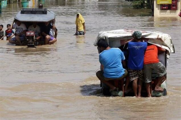 Потужний тайфун обрушився на Філіппіни: є жертви