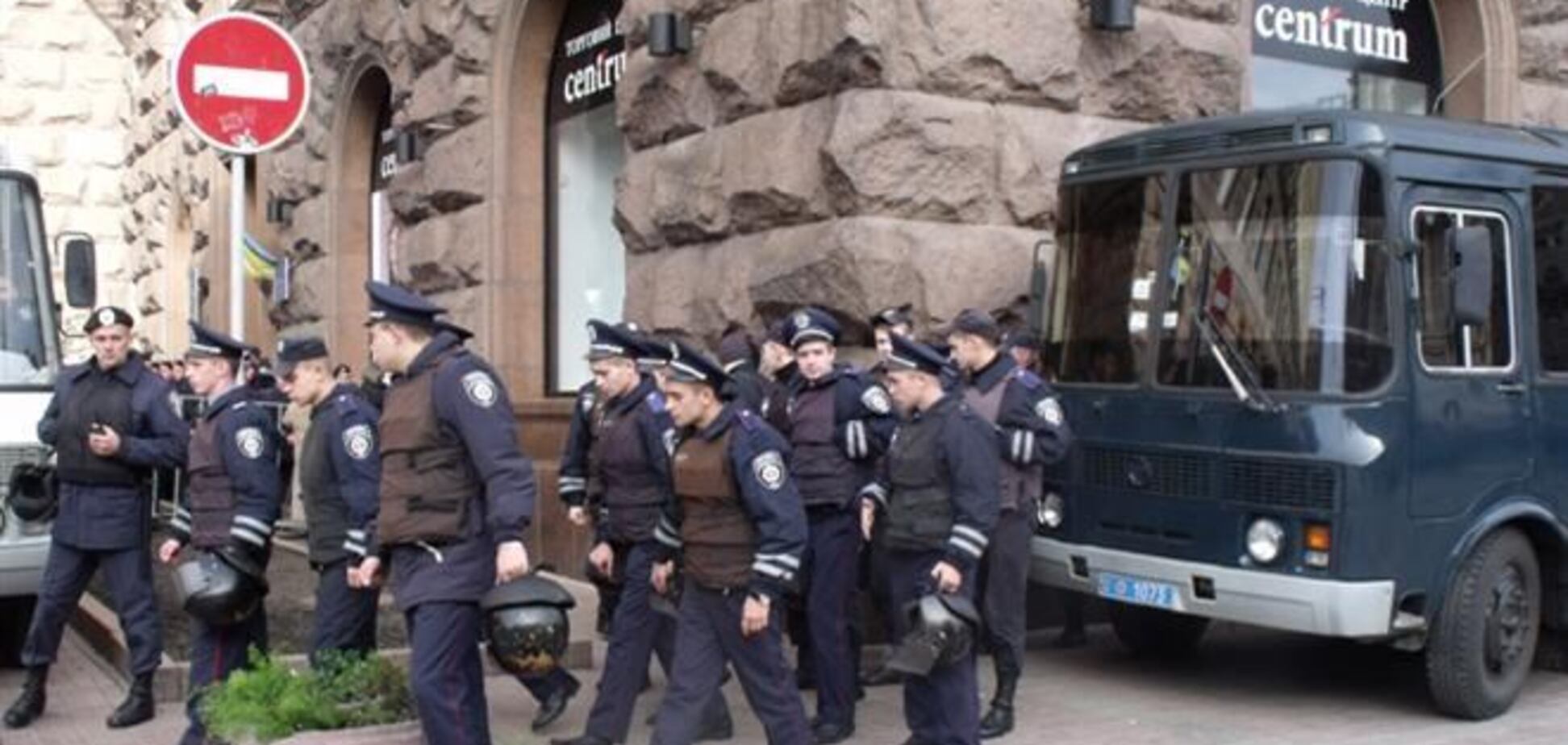 На Крещатике уже дежурят автобусы 'Беркута'