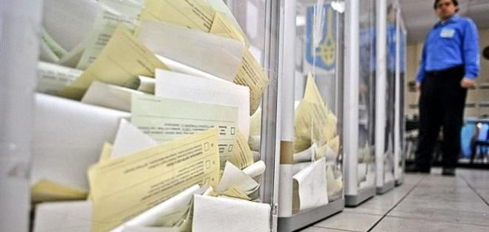 Янукович дал почти 32 миллиона гривен на перевыборы