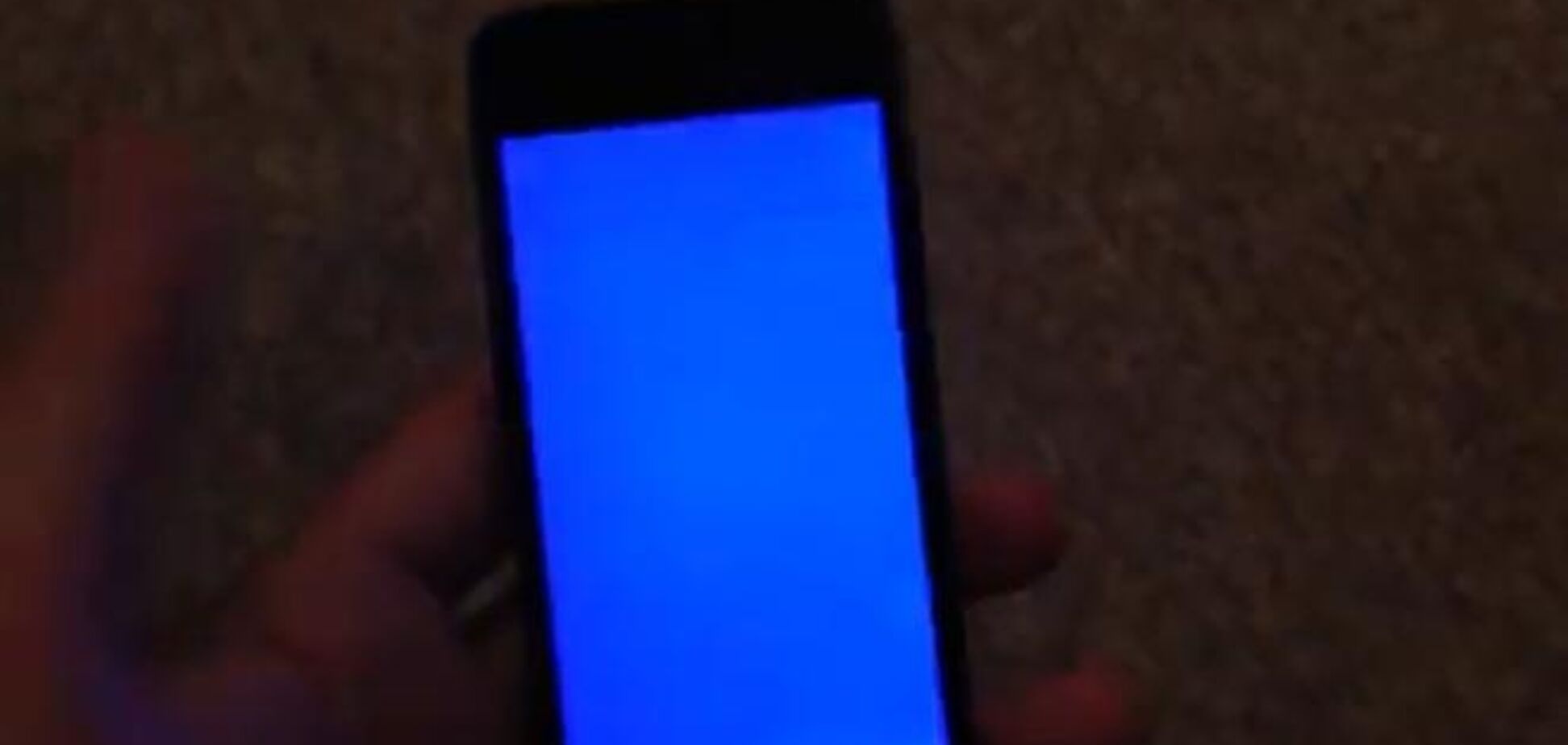 Пользователи iPhone 5S жалуются на 'синий экран смерти'