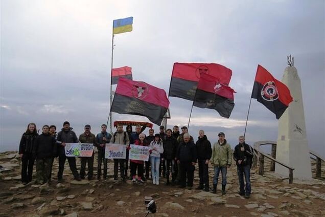 Националисты восстановили Тризуб на Говерле