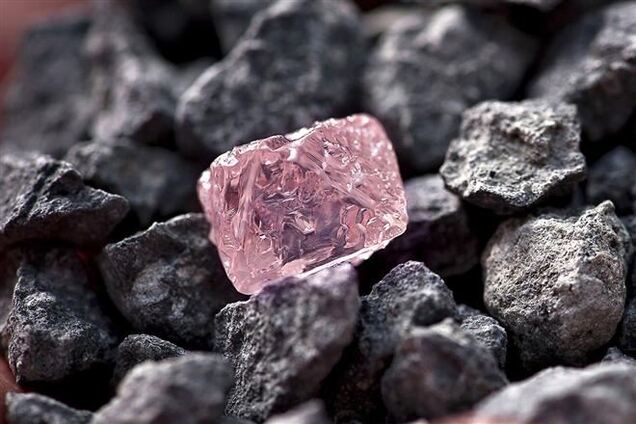 На Сатурне и Юпитере идут алмазные дожди