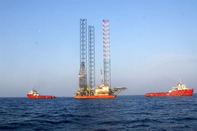 Кабмин намерен в четверг разрешить добычу нефти и газа в Черном море двум зарубежным компаниям