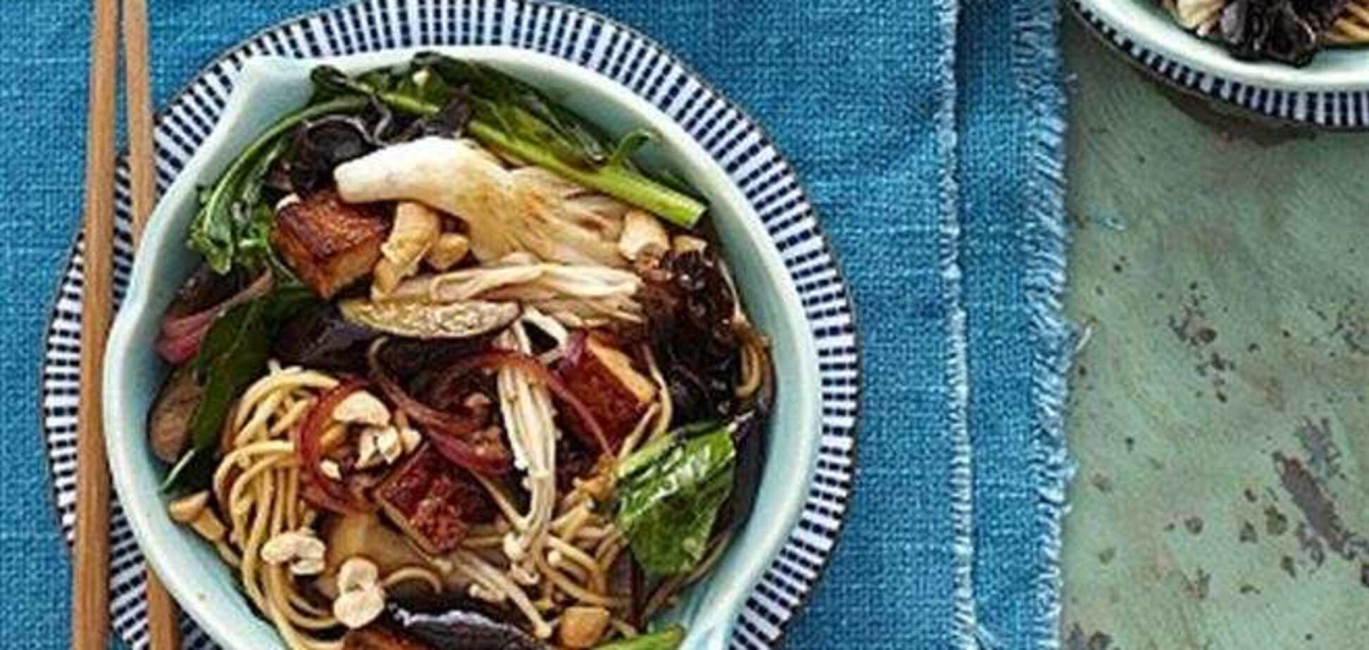 Лапша с баклажаном и тофу по-китайски