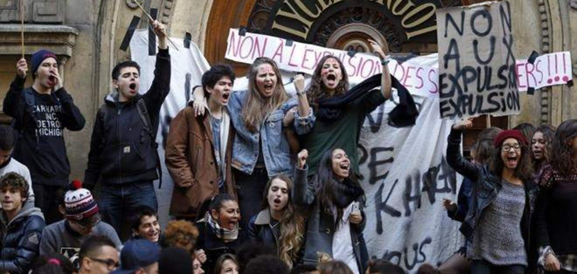 В Париже протесты из-за депортации ученицы-цыганки