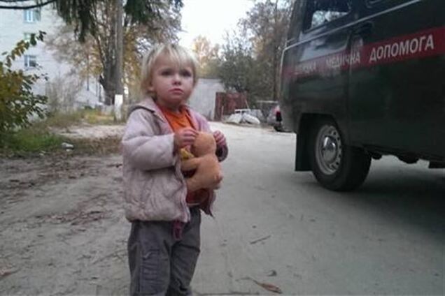 У брошенной под Киевом девочки нашлись родные