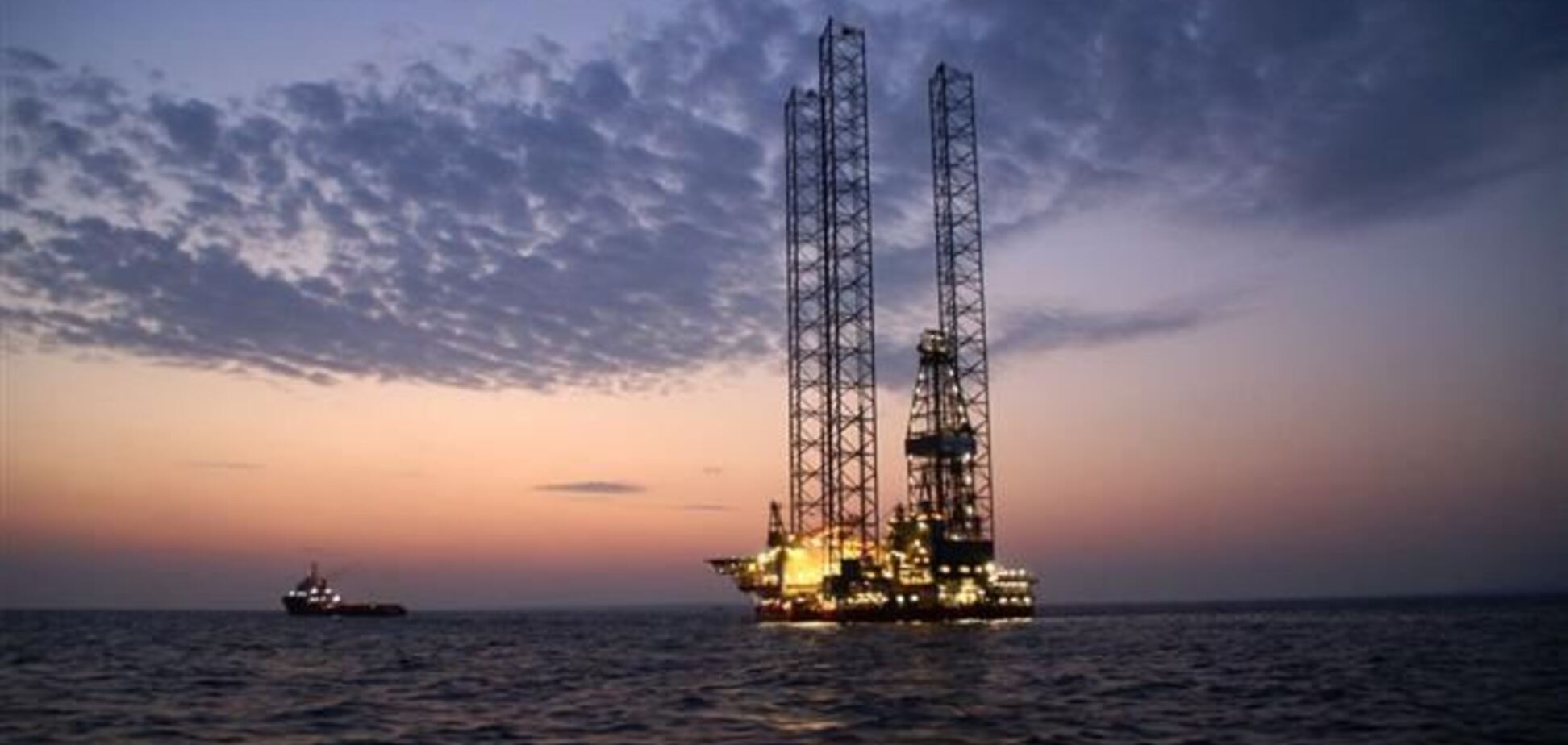Кабмин разрешил Eni и EDF добывать газ на шельфе Черного моря 