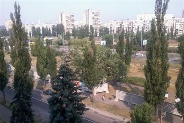 Скандальный сквер на Березняках хочет застроить Аделаджа?