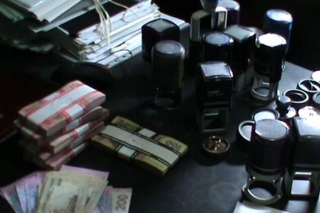 У Донецьку розкрили потужний конвертаційний центр