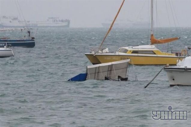 В Евпатории мощный шторм топил катера