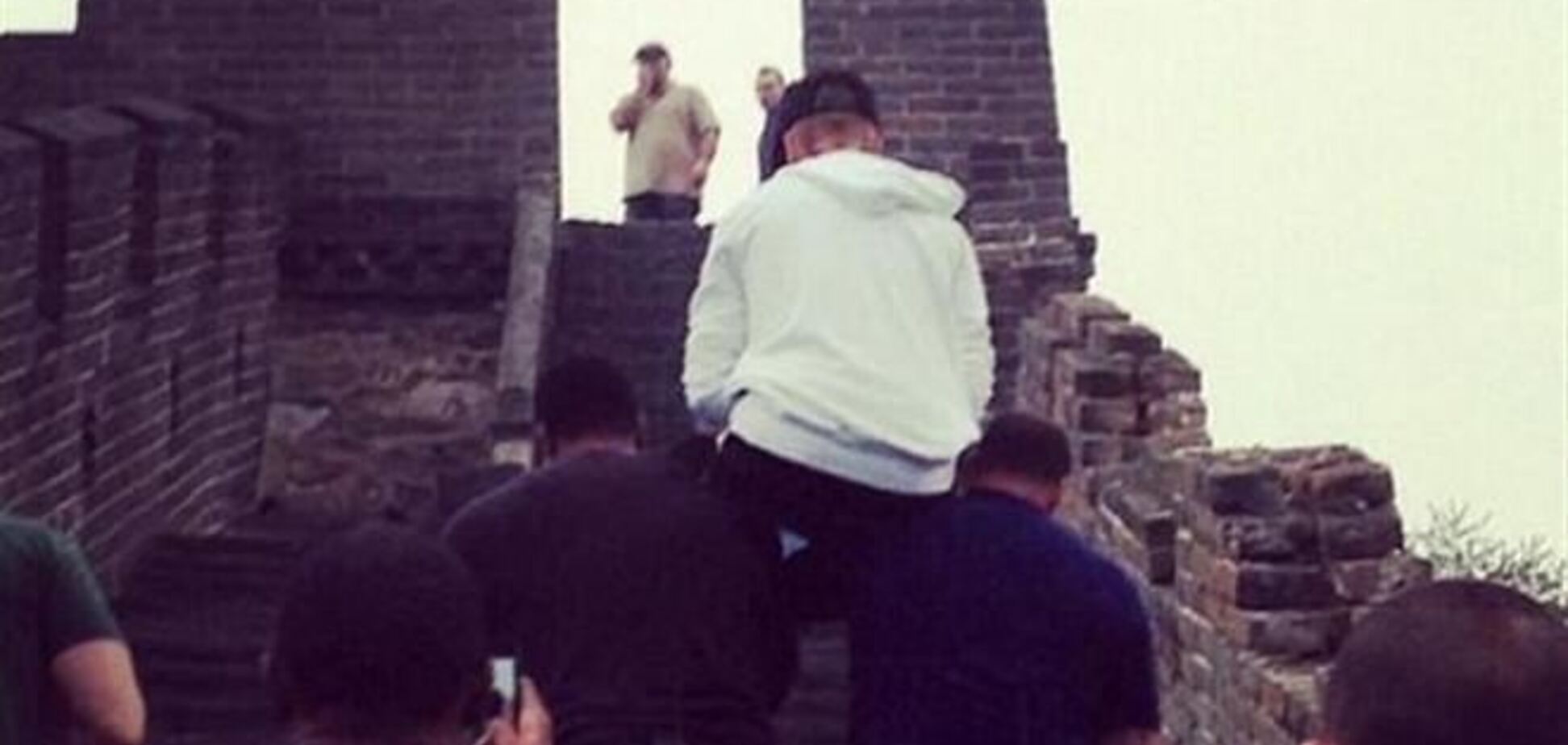 Джастина Бибера 'вознесли' на Великую китайскую стену