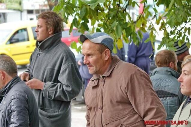 Як у Немирів завезли 'незадоволених немирівчан', щоб пікетувати Михайленка