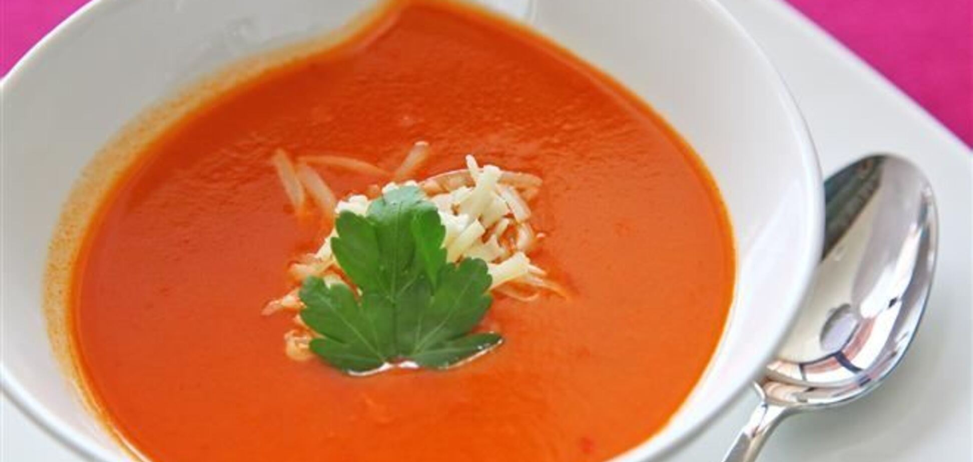 Томатный крем-суп с сыром сулугуни