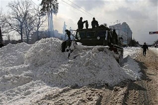 В Киеве не хватает техники для борьбы со снегопадами