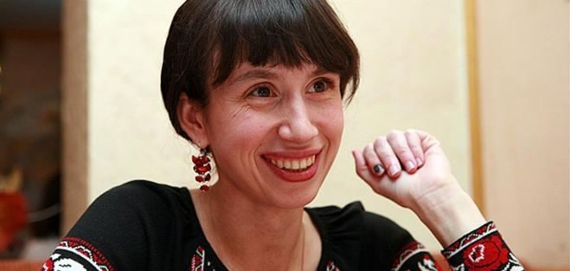 Милиция задержала журналистку, забравшуся на ограду Киевсовета