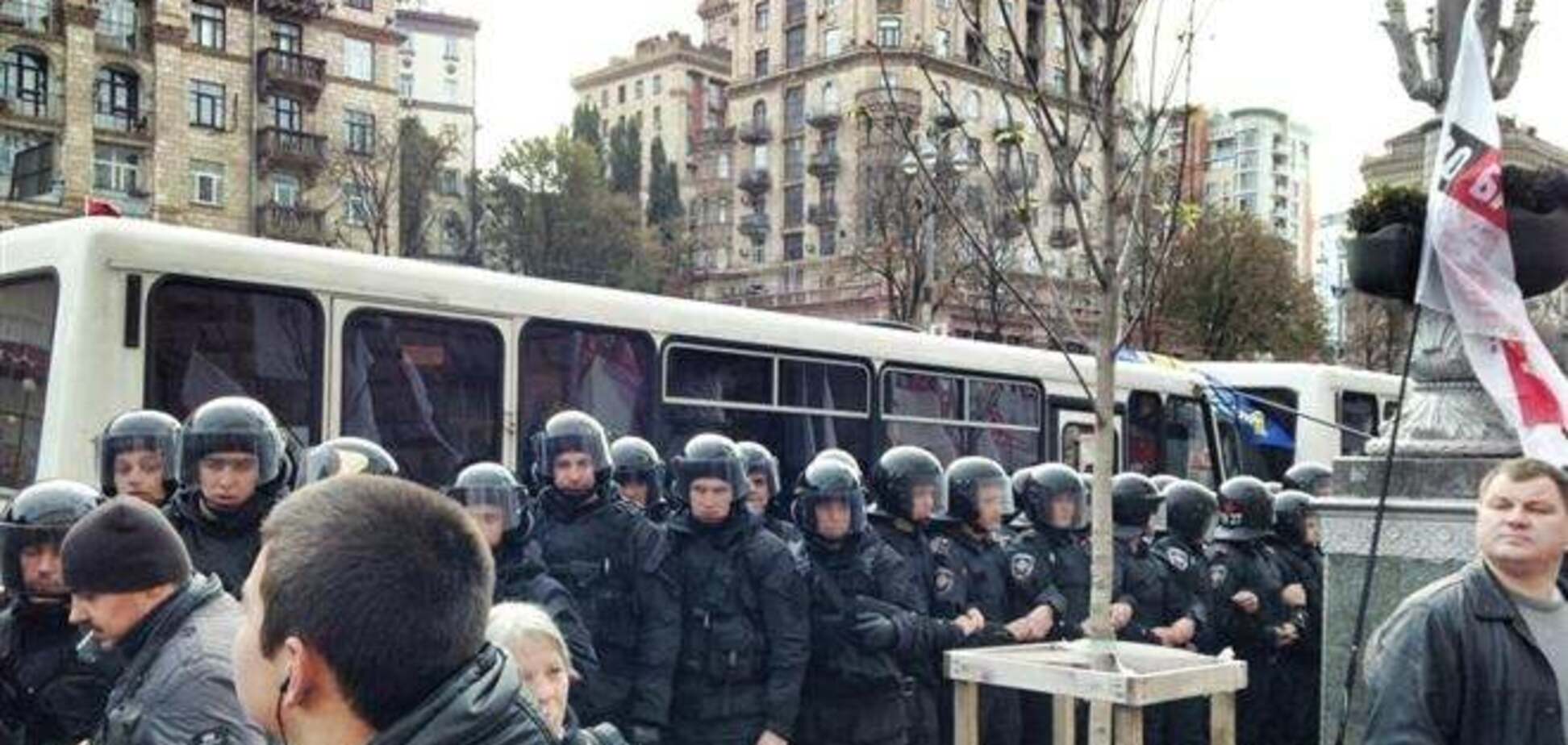 Из-под Киевсовета в больницу увезли одного милиционера