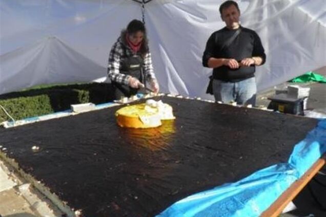140-килограммовый сырник попал в Книгу рекордов Украины