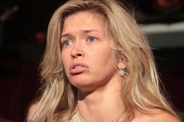 Брежнева упала с двухметровой декорации