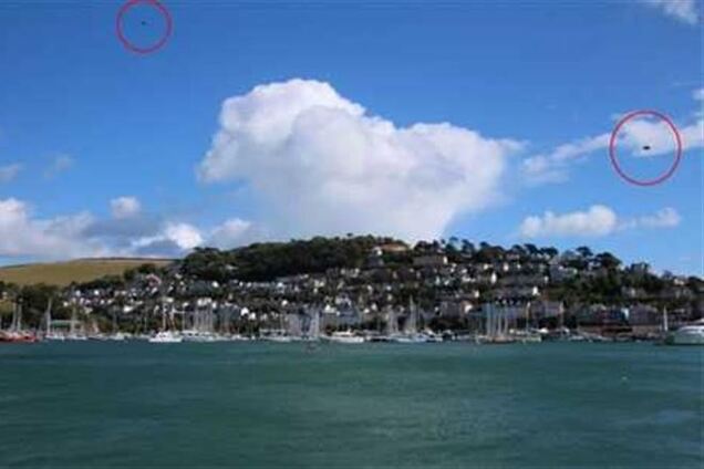 В Британии турист случайно сфотографировал два НЛО