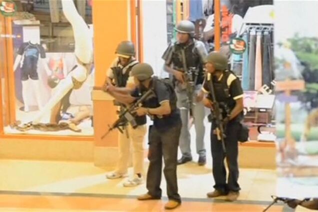 Визволителі ТЦ в Найробі викриті в мародерстві