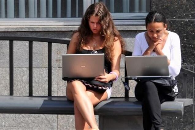 Інтим пропонувати: як вербують дівчат в Інтернеті