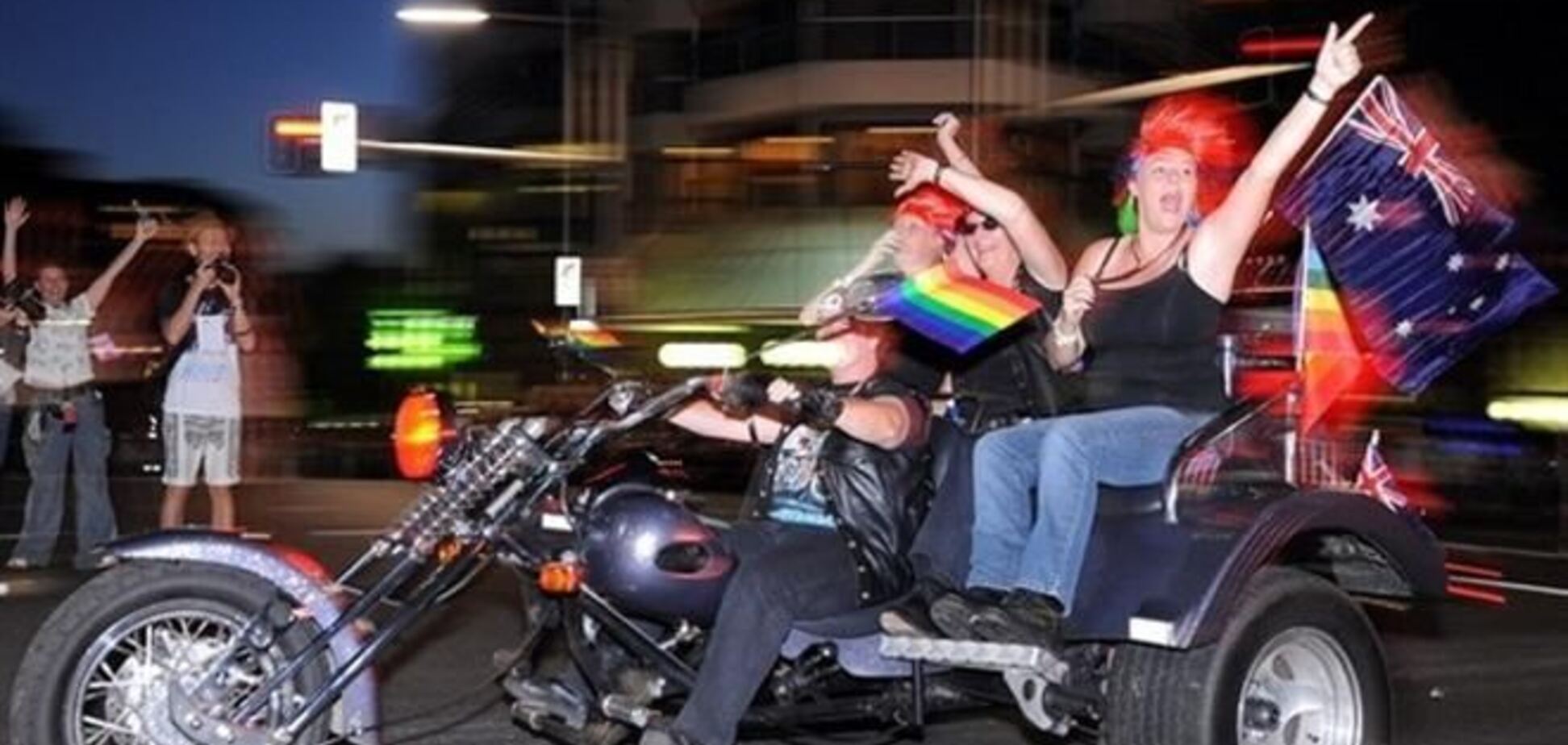В столице Австралии разрешили однополые браки