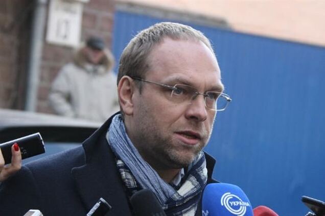 'Медведи Власенко' возобновляют слежку за экс-депутатом