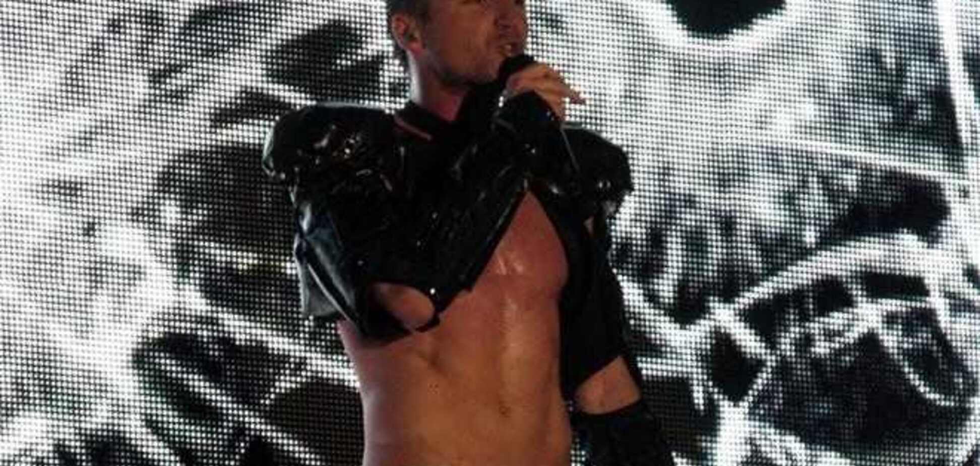 Лазарев сразил Киев кожаными шортами