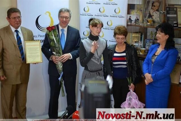 Саша Попова передала больнице 100 тыс. грн, оставшиеся от лечения