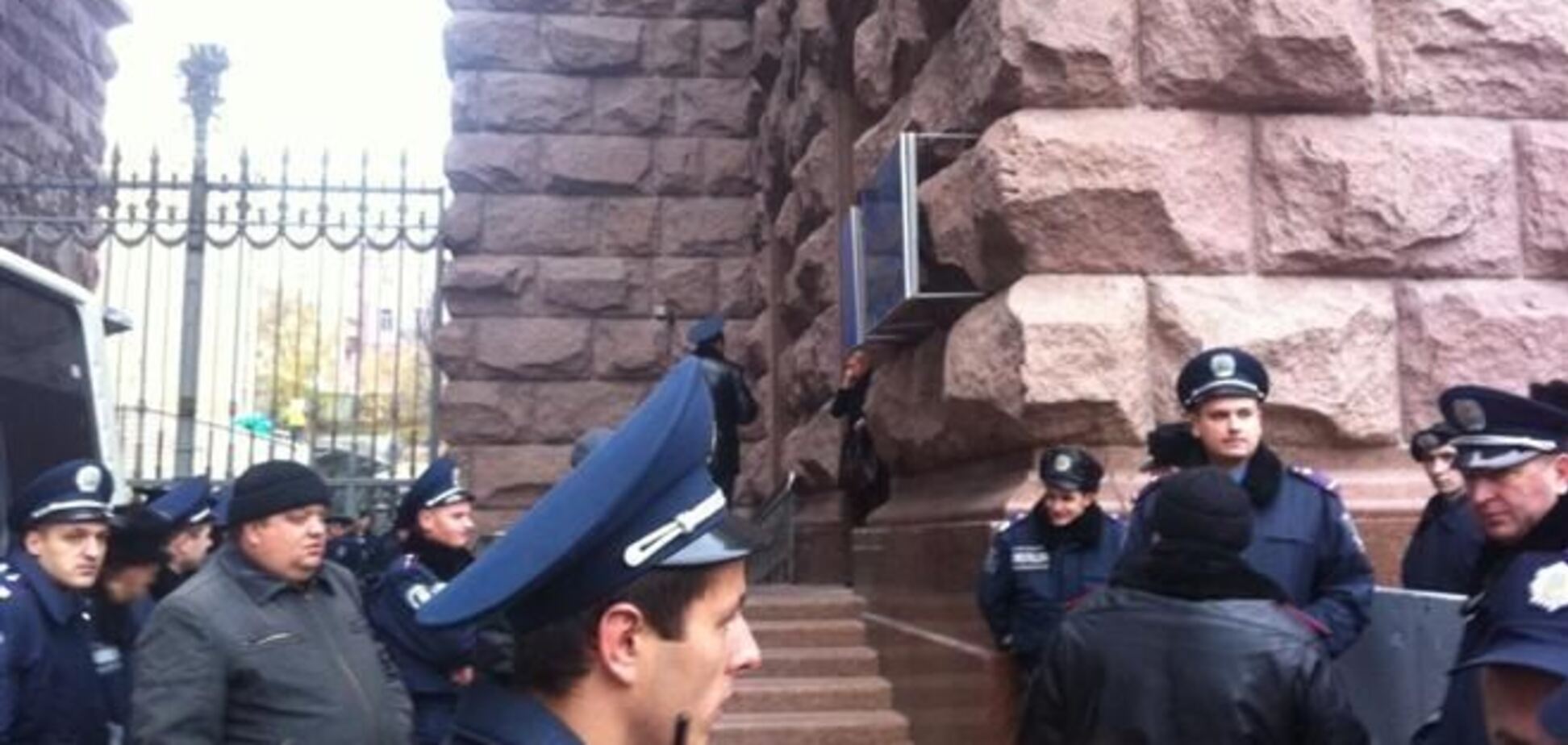 Замглавы фракции УДАР в Киевсовете не пускают на сессию