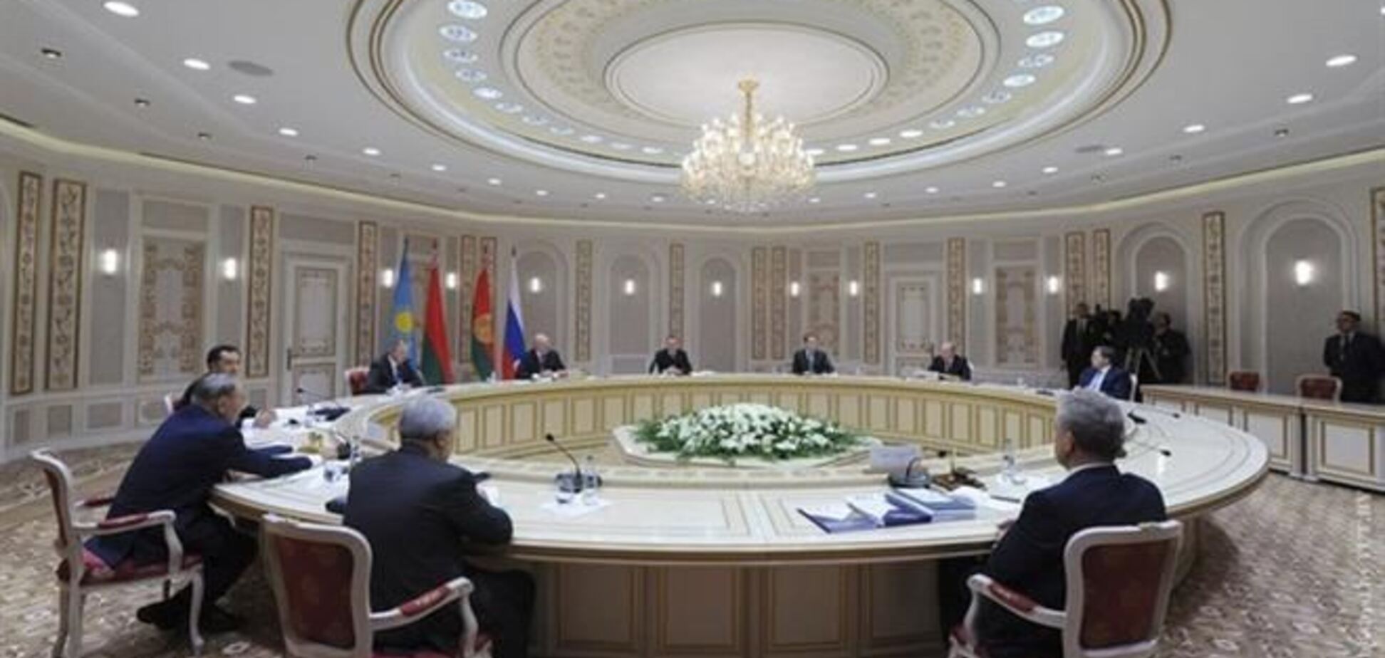 Лукашенко занял кресло Путина на заседании ВЕЭС 