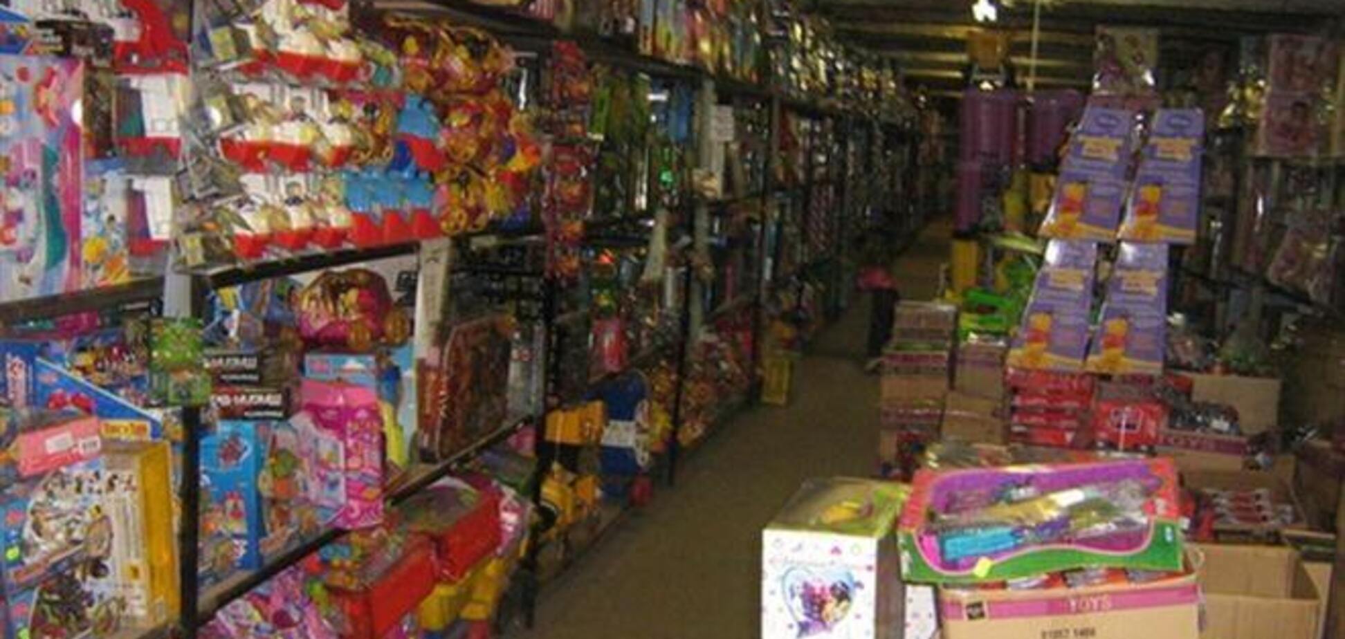 У Донецьку знайшли склад контрабандних іграшок на 10 млн грн