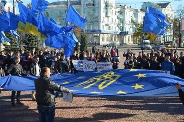 Акции в поддержку Еврореферендума прошли в трех городах