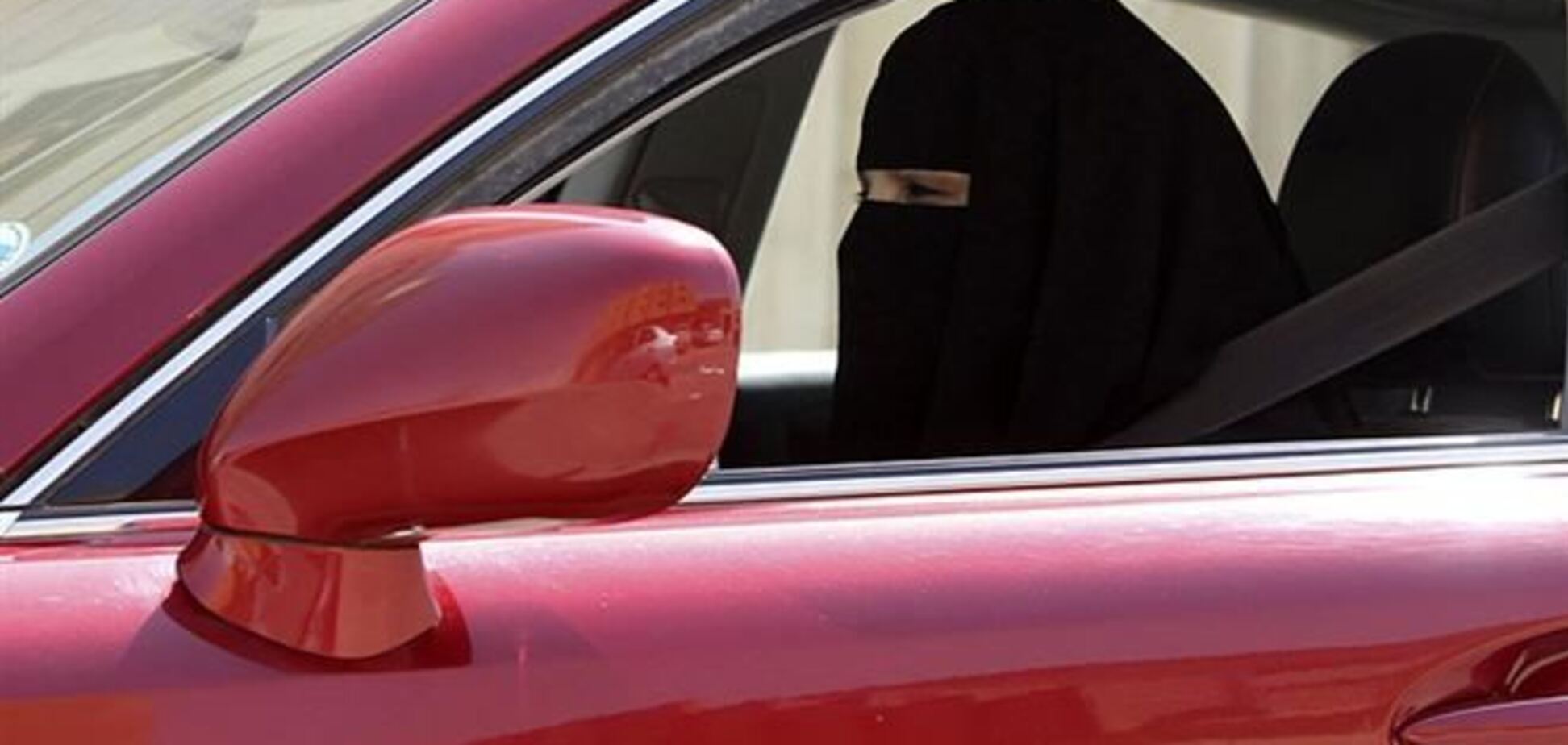 Женщины Саудовской Аравии провели автопробег протеста