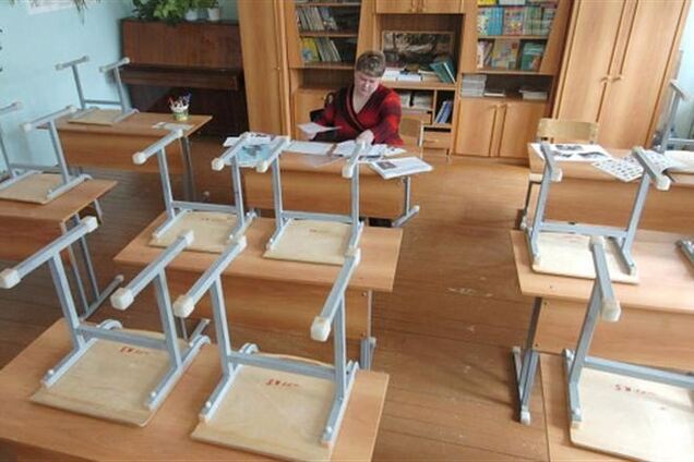 У Криму дочка голови сільради на очах в однокласників побила вчительку