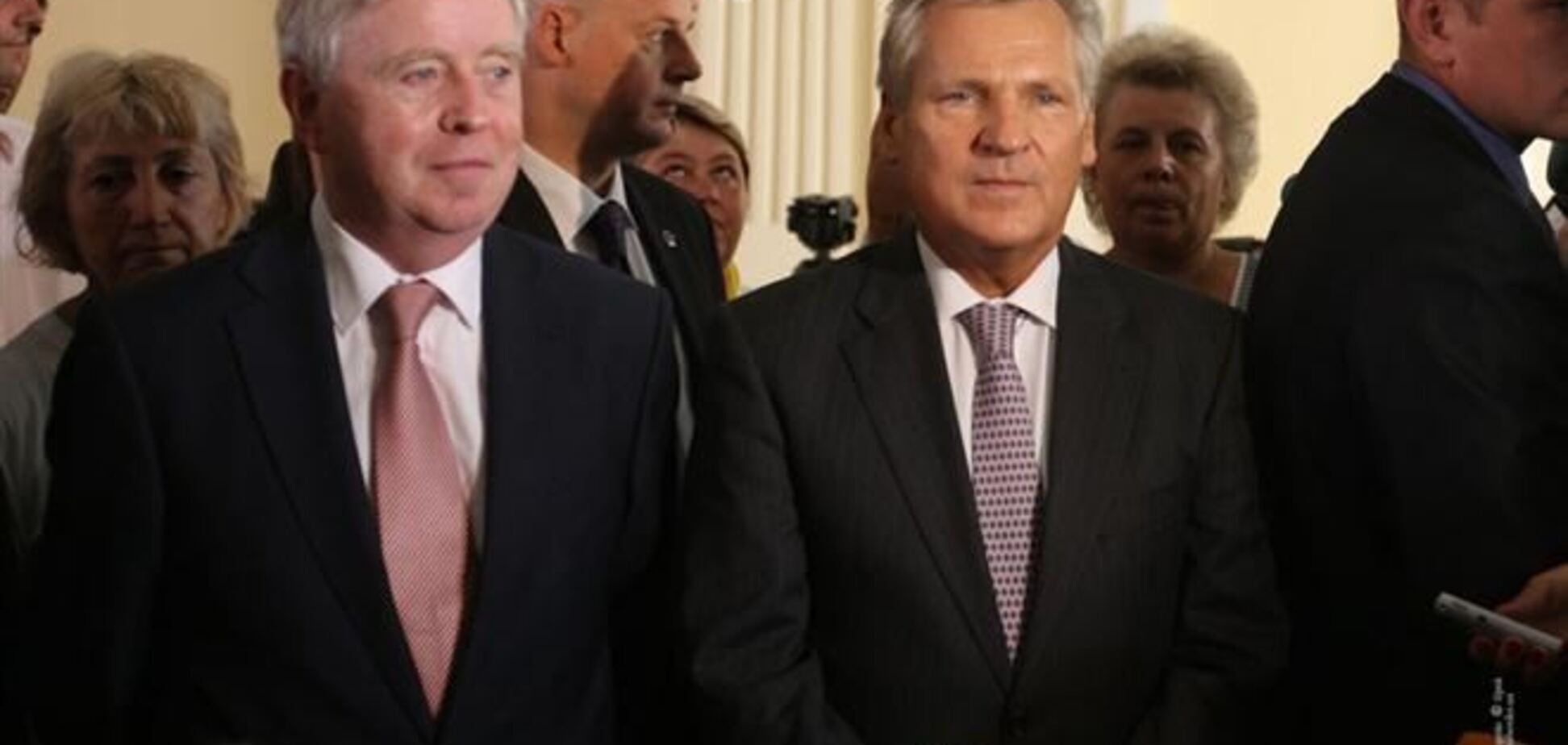 Кокс и Квасьневский снова приедут в Украину во вторник