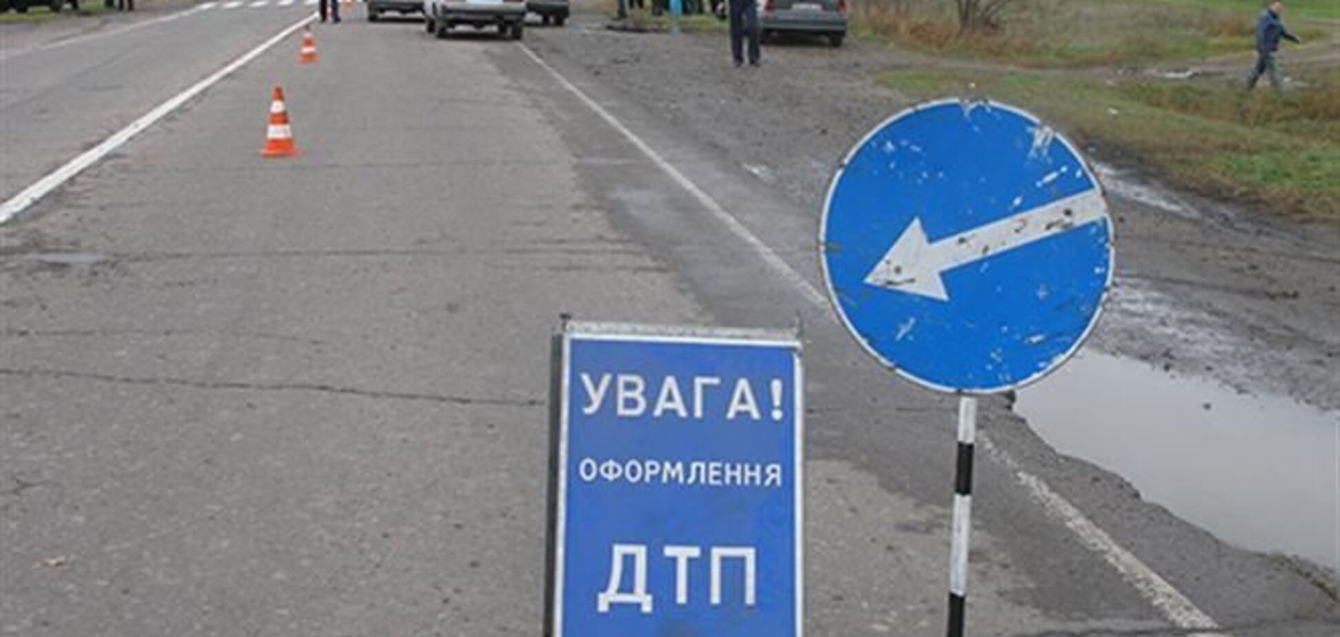 На Луганщине авто влетело в остановку: среди жертв – ребенок