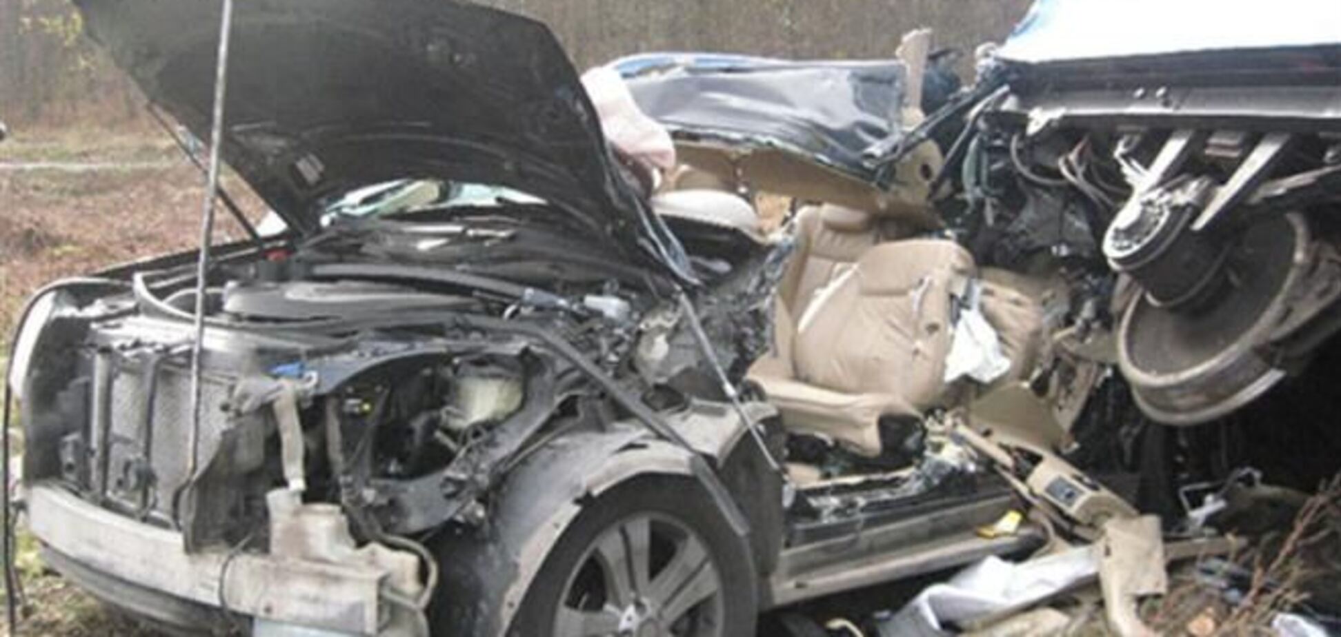 На Ривненщине иномарка попала под поезд: водитель погиб