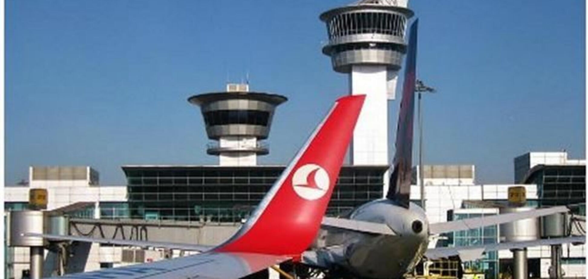 В Стамбуле в аэропорту столкнулись два самолета 