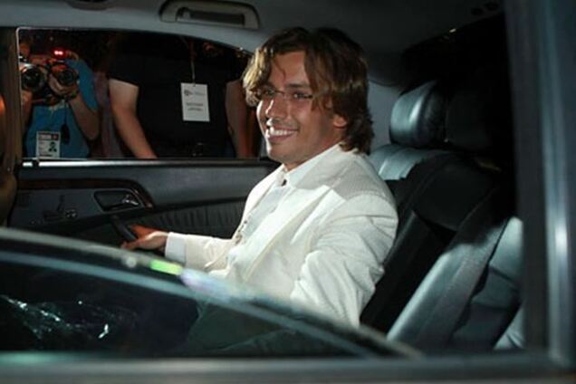 В Bentley Галкина врезался микроавтобус