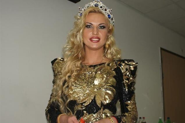 Камалия пожаловалась: ей уже некуда складывать наряды!