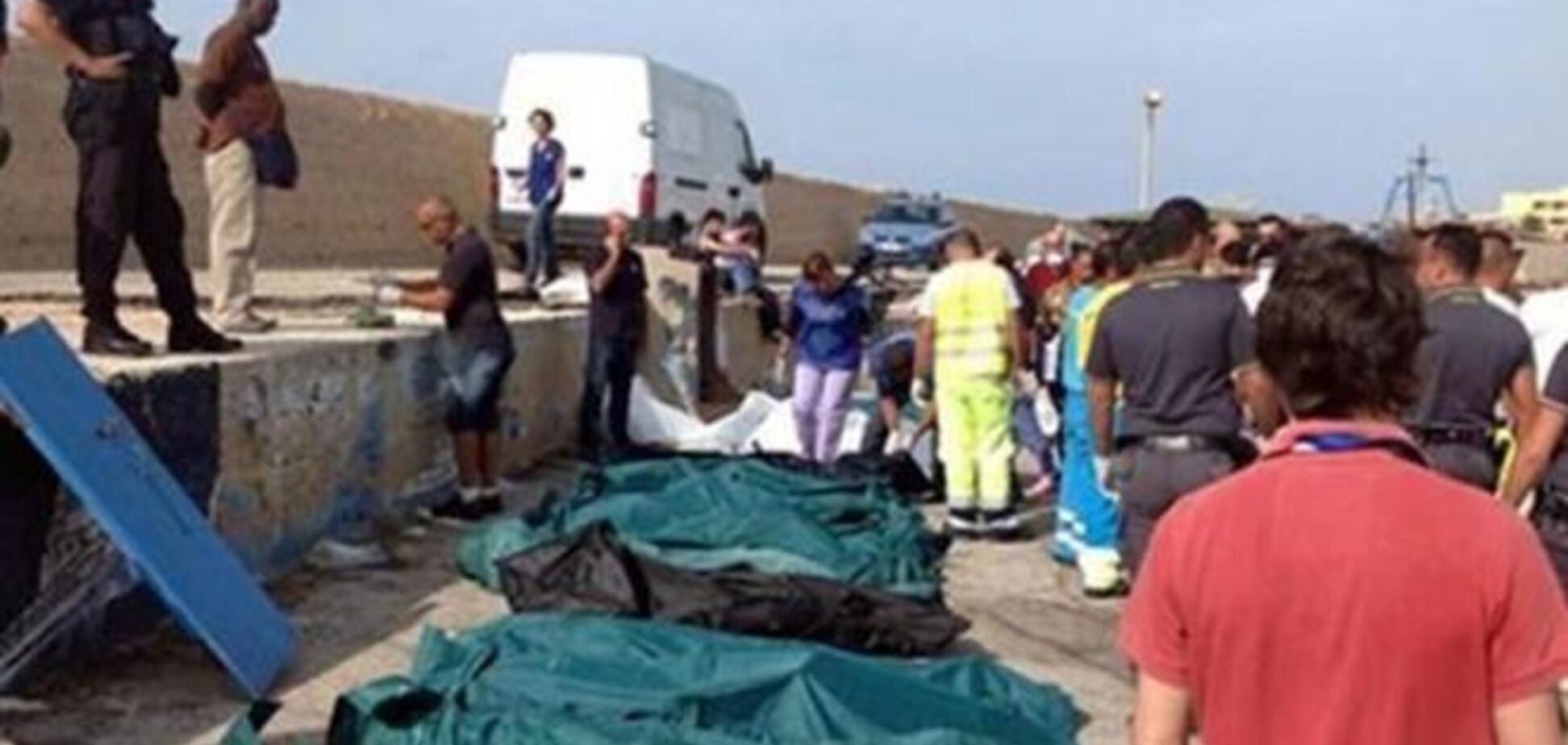 Италия объявила траур по утонувшим мигрантам