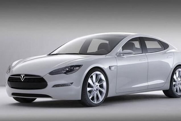 В США сгорел электромобиль Tesla: причина – в аккумуляторе