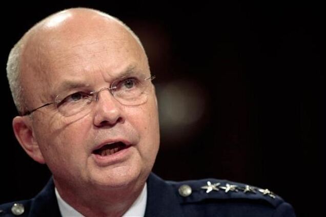 Колишній глава ЦРУ і АНБ пригрозив 'знищити' Сноудена